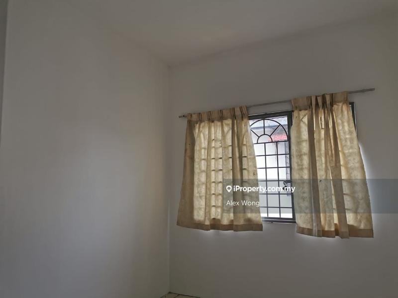 2-storey Terraced House for Sale in seri kembangan, taman lestari putra, Seri Kembangan by Alex Wong - iProperty.com.my