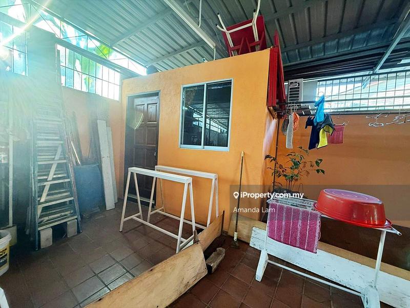 Semi-Detached House for Sale in Taman Free School, Jelutong by Amanda Lam - iProperty.com.my