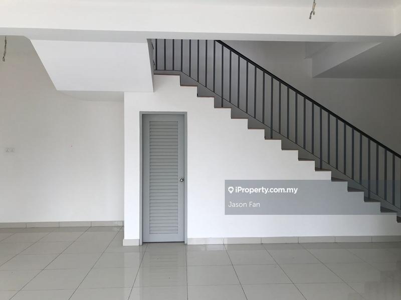Rumah Berangkai 3 Tingkat untuk Dijual di 8s5w7, Shah Alam oleh Jason Fan - iProperty.com.my