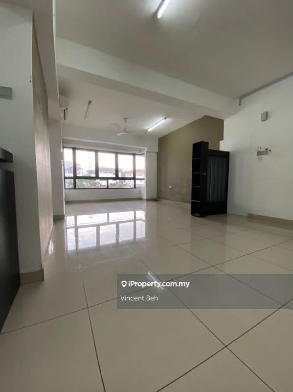 Condominium untuk Disewa di Residence 8 oleh Vincent Beh - iProperty.com.my