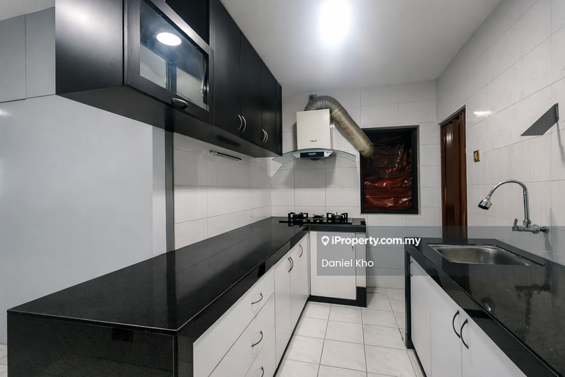 Flat for Sale in Lestari Apartment by Daniel Kho - Kitchen - iProperty.com.my