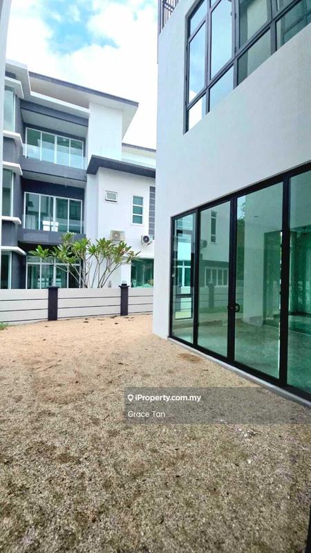 Bungalow House for Sale in Taman Equine, Seri Kembangan by Grace Tan - Exterior - iProperty.com.my