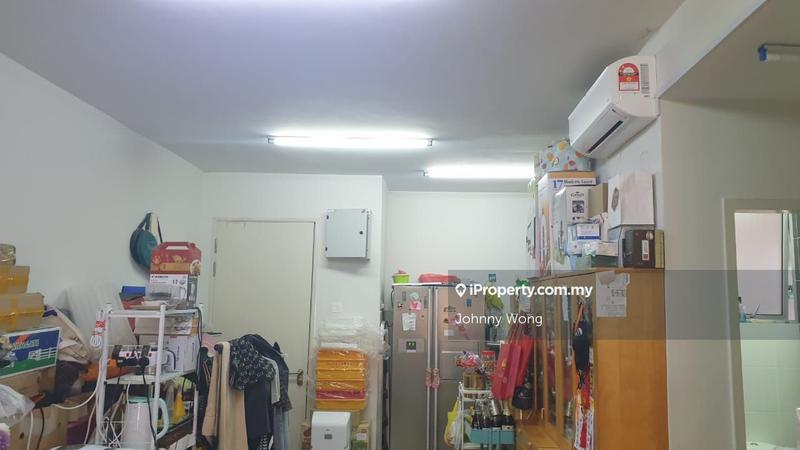 Service Residence for Sale in Maxim Residences by Johnny Wong - iProperty.com.my