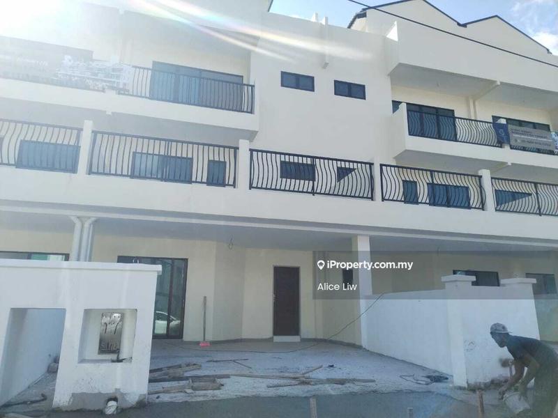 Rumah Berangkai 3 Tingkat untuk Dijual di Taman Orchid Deluxe Park, Ringlet oleh Alice Liw - Exterior - iProperty.com.my