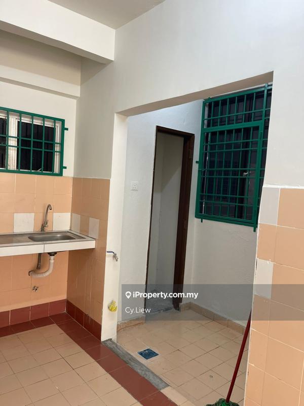 Pangsapuri untuk Dijual di Pangsapuri Kiambang oleh Cy.Liew - iProperty.com.my