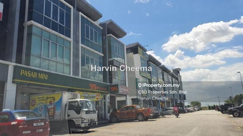 Rumah Berangkai 2 Tingkat untuk Dijual di Bandar Saujana Putra, Tanjong Duabelas oleh Harvin Cheema - iProperty.com.my