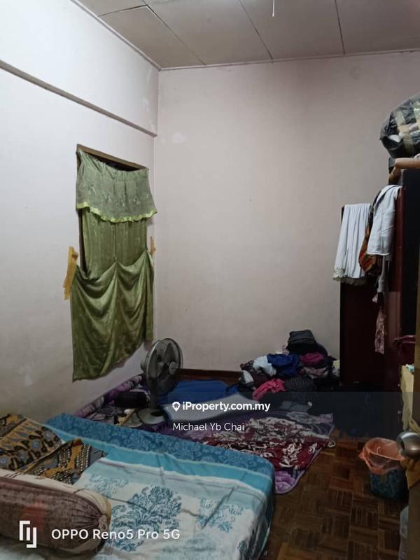 Flat for Sale in Taman Putra Perdana by Michael Yb Chai - iProperty.com.my
