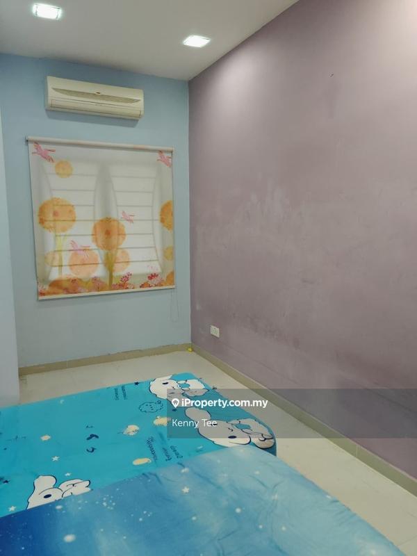 Rumah Teres untuk Dijual di Garden Avenue, Seremban 2 oleh Kenny Tee - iProperty.com.my