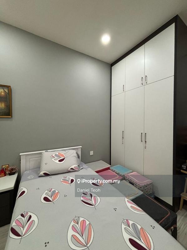 For Sale - Skyridge Garden