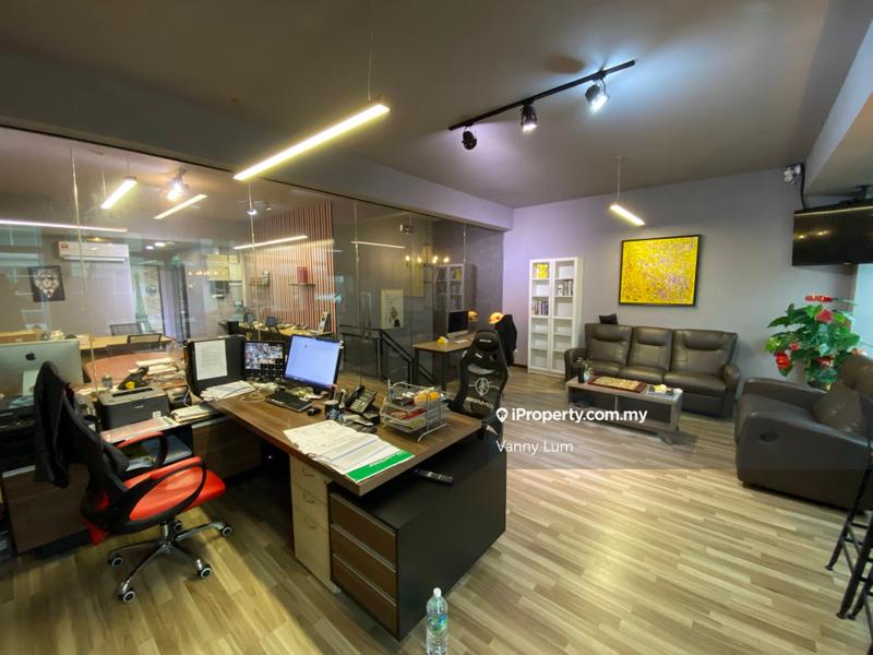 For Sale - Seri Kembangan The Atmosphere 3Storey Shop With ID Design