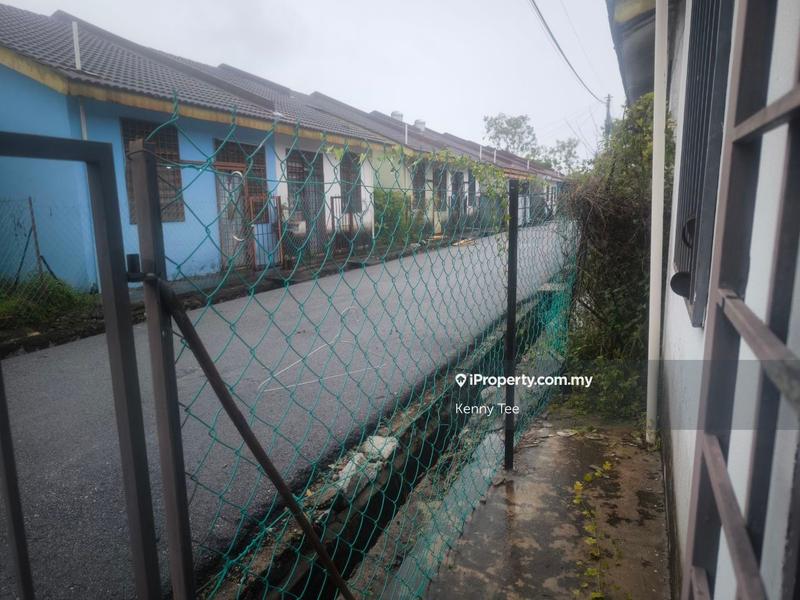 Rumah Berangkai 1 Tingkat untuk Dijual di Taman Politeknik, Telok Kemang oleh Kenny Tee - iProperty.com.my