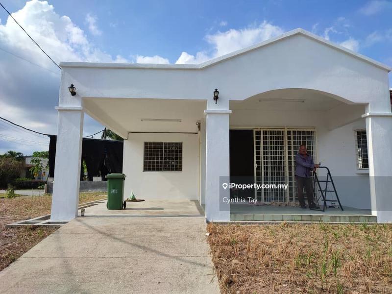 Rumah Berkembar untuk Dijual di Green Street Homes, Seremban 2 oleh Cynthia Tay - iProperty.com.my