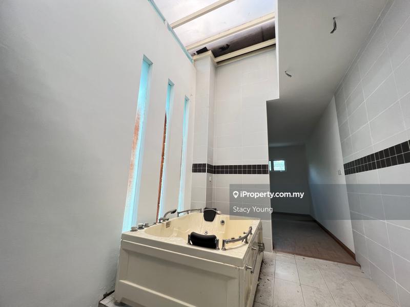 Rumah Berkembar untuk Dijual di Bandar Sungai Long, Cheras oleh Stacy Young - iProperty.com.my