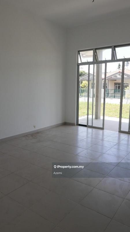 Bungalow House for Sale in Banting, Selangor by Azemi - iProperty.com.my