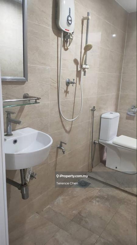 Kondominium untuk Dijual di Petaling Indah Condominiums oleh Terence Chen - Bathroom - iProperty.com.my
