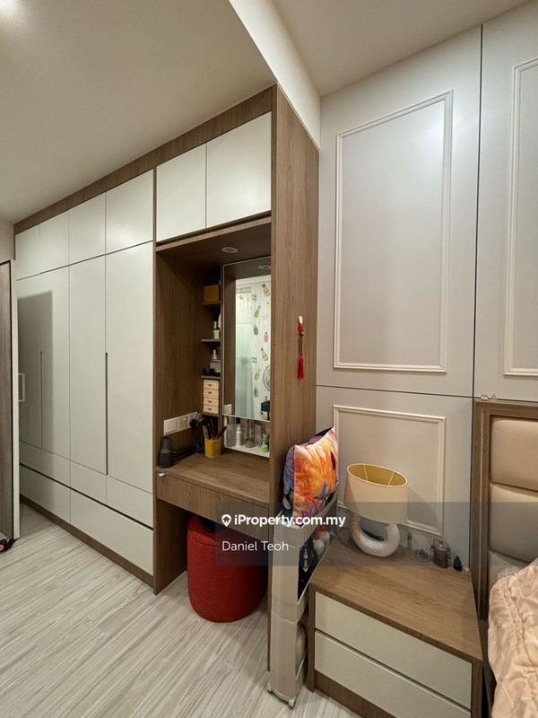 For Sale - Skyridge Garden