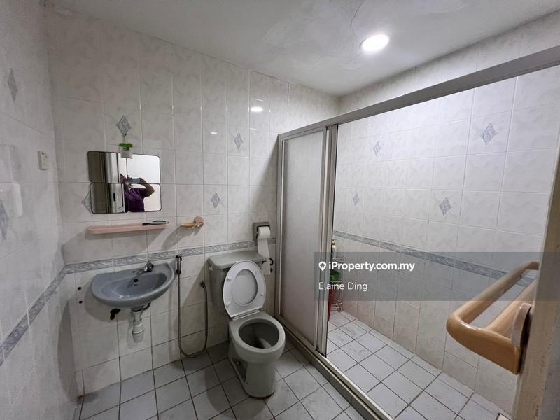 Rumah Bandar untuk Dijual di Country Heights, Kajang oleh Elaine Ding - iProperty.com.my