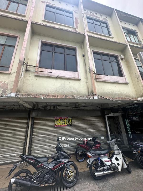 For Rent - Gloor Floor