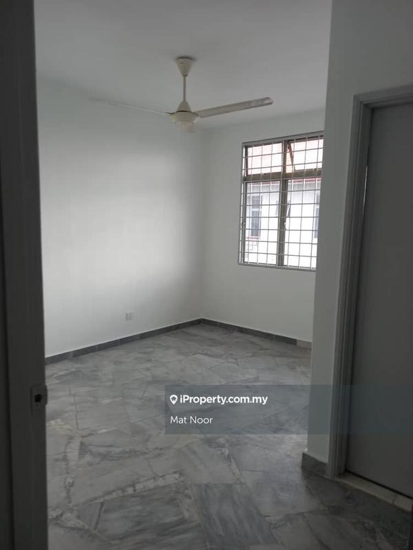 Pangsapuri untuk Dijual di Ilham Apartment oleh Mat Noor - iProperty.com.my