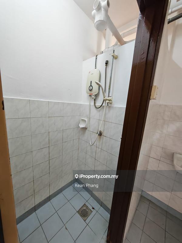 Apartment for Sale in Putra Permai Block B by Kean Phang - iProperty.com.my