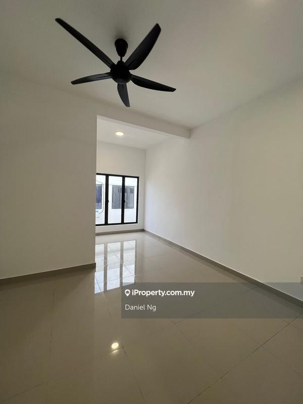 Rumah Bandar untuk Disewa di Taman Orkid Salak Tinggi, Sepang, Dengkil, Dengkil oleh Daniel Ng - iProperty.com.my