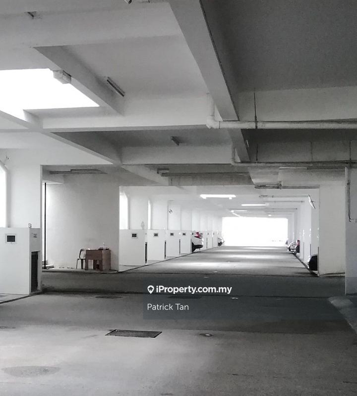 Rumah Berangkai 3.5 Tingkat untuk Dijual di Empire Residence, Petaling Jaya oleh Patrick Tan - iProperty.com.my