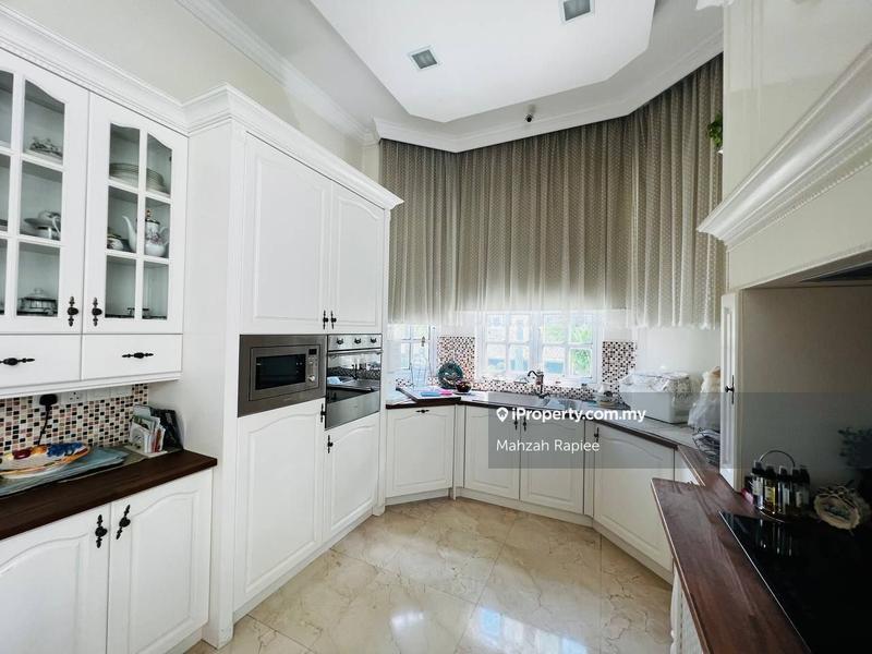 Bungalow House for Sale in Perdana Lakeview East, Cyberjaya by Mahzah Rapiee - iProperty.com.my