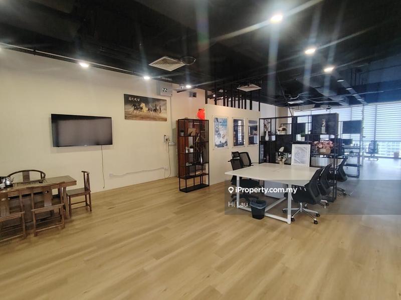 For Rent - Renovated Spacious Corner Office @ EkoCheras Mall