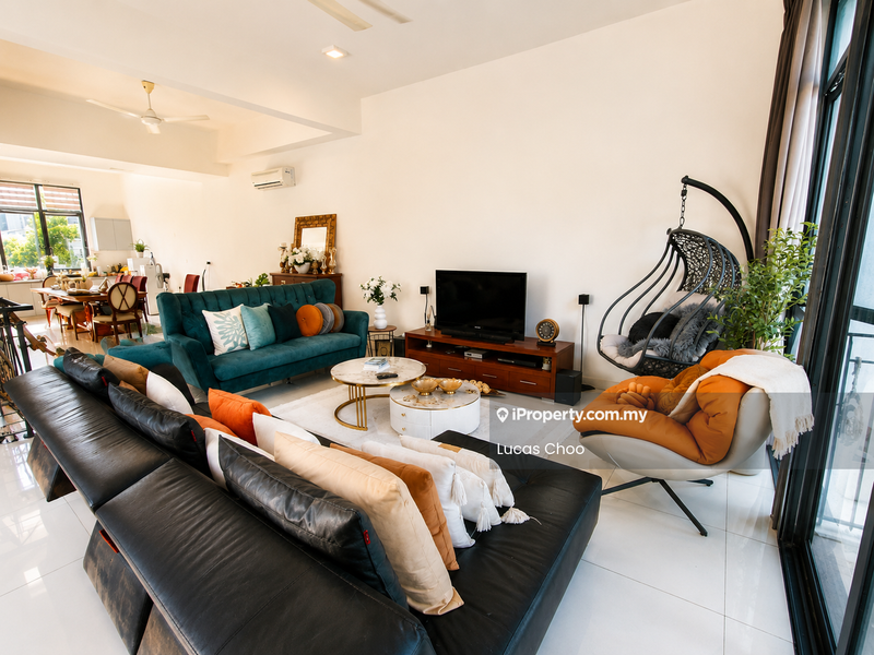 Rumah Teres 2.5-Tingkat untuk Dijual di 16 Quartz Courtyard Villa @Taman Melawati, Ampang oleh Lucas Choo - Living Room - iProperty.com.my