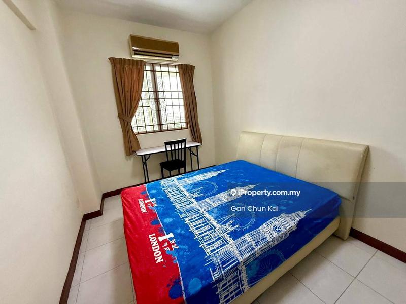 Condominium for Rent in Gold Coast Resort Condominium by Gan Chun Kai - Bedroom - iProperty.com.my