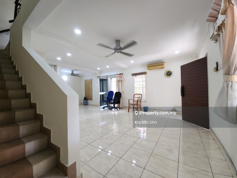 Rumah Teres 2-Tingkat untuk Dijual di Kota Kemuning, Shah Alam oleh Krystin Lim - Living Room - iProperty.com.my