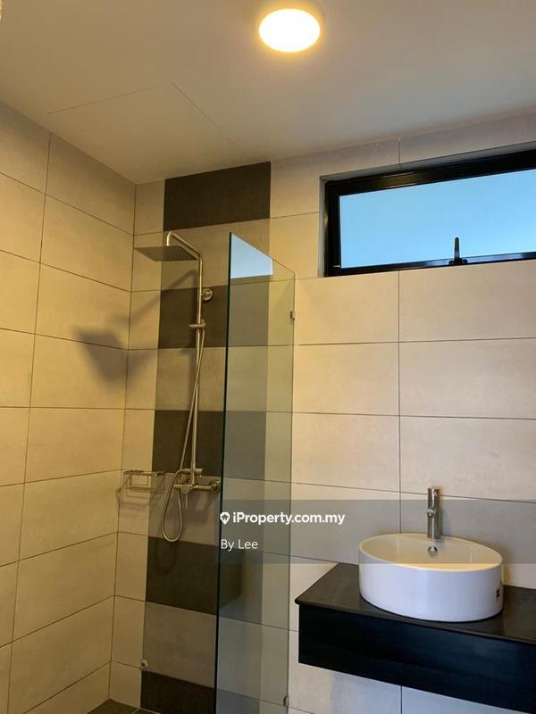 Service Residence for Rent in Molek Regency by By Lee - iProperty.com.my