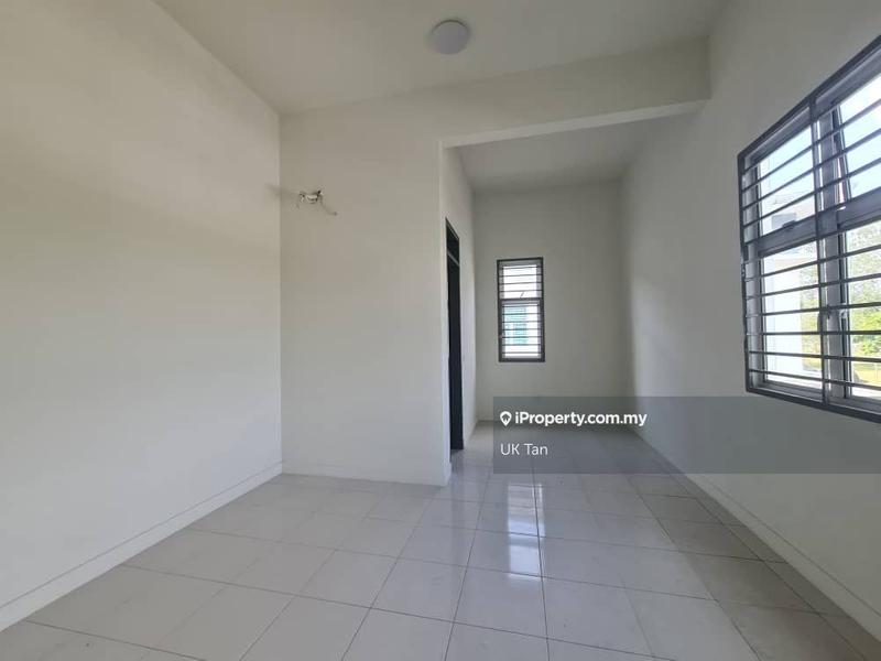 Rumah Teres untuk Dijual di Bandar Rimbayu, Telok Panglima Garang oleh UK Tan - iProperty.com.my