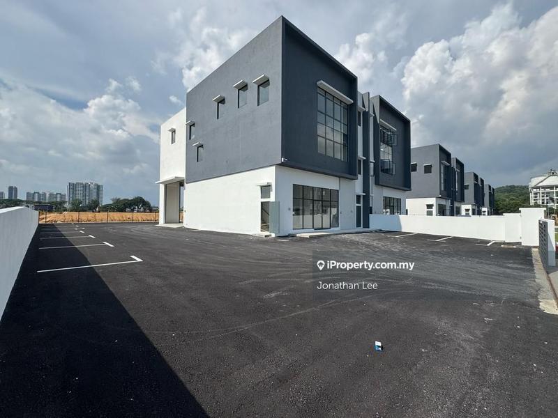 For Sale - Prime area kinrara semid factory corner for sell