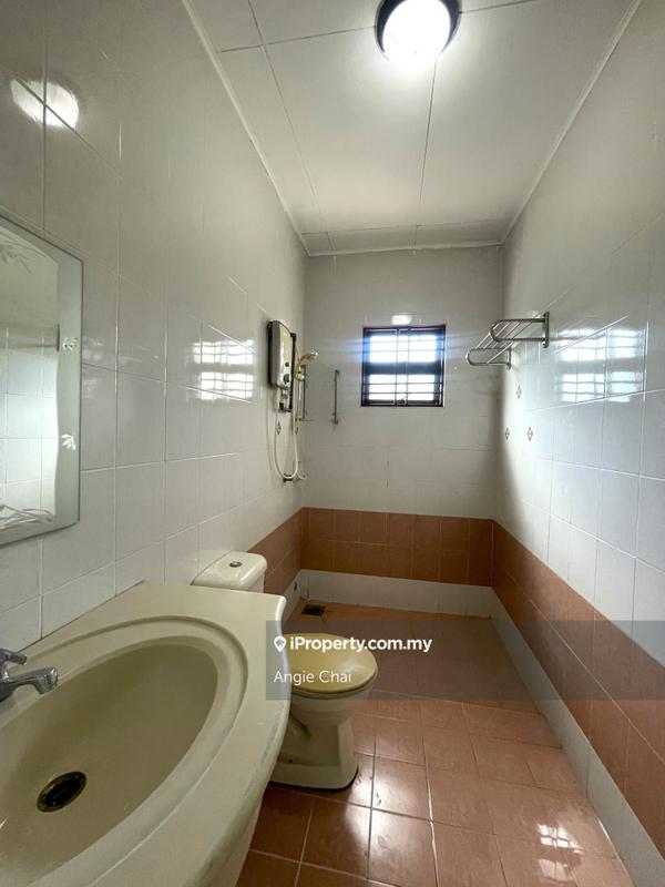 Townhouse for Sale in Sunway Damansara, Kota Damansara by Angie Chai - iProperty.com.my