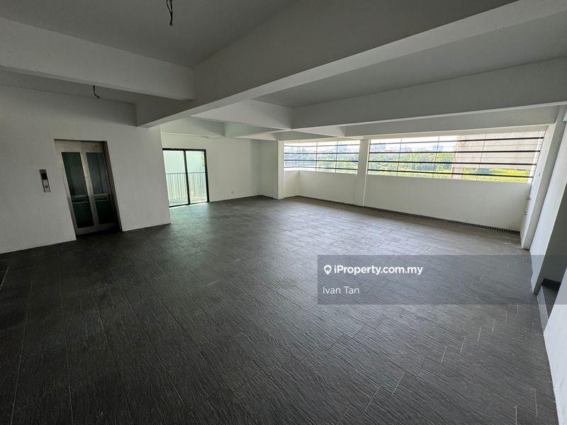 Banglo untuk Dijual di Taman Danau Desa, Taman Desa oleh Ivan Tan - iProperty.com.my