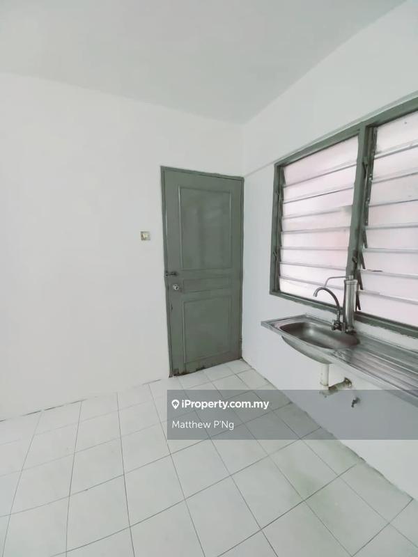 Pangsapuri untuk Dijual di Taman Pekaka Block 31 oleh Matthew P'Ng - iProperty.com.my