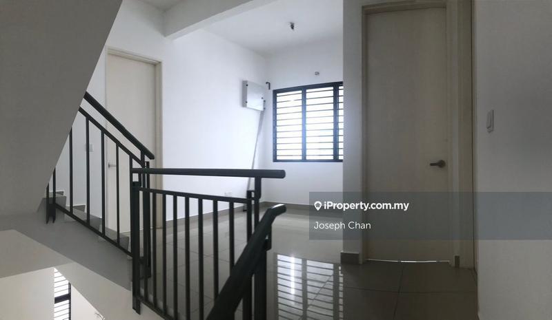 Rumah Berkembar untuk Dijual di Setia Utama, Setia Alam oleh Joseph Chan - iProperty.com.my