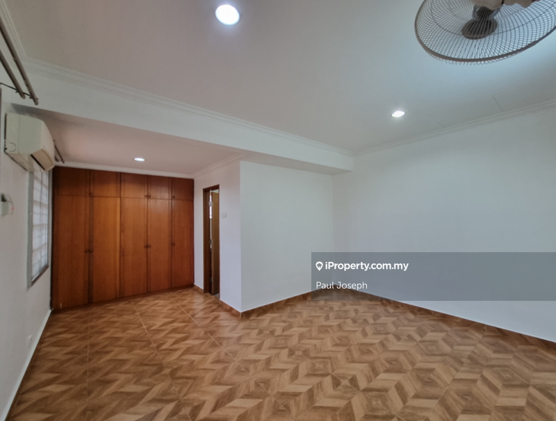 Semi-Detached House for Sale in Taman Petaling, Petaling Jaya by Paul Joseph - Bedroom 3 - Upstairs - iProperty.com.my
