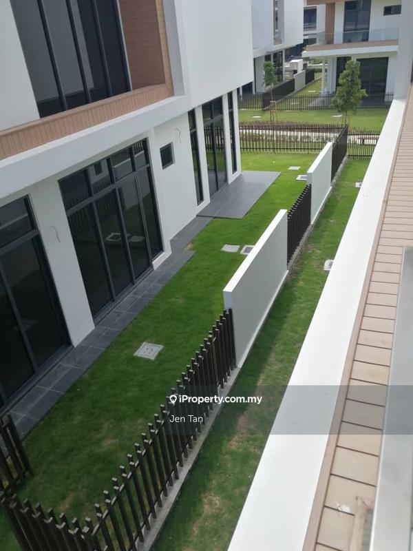 Rumah Berkembar untuk Dijual di Eco Sanctuary, Telok Panglima Garang oleh Jen Tan - iProperty.com.my