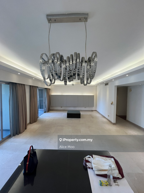 For Sale - Hampshire Park Condominium