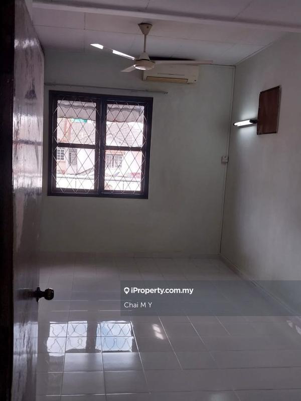 Rumah Teres 1.5-Tingkat untuk Dijual di Bandar Kinrara Seksyen 2, Bandar Kinrara oleh Chai M Y - iProperty.com.my