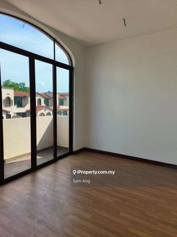 Rumah Berangkai 3 Tingkat untuk Dijual di DiamondCityEndLot,Semenyih Country Garden,Selangor, Semenyih oleh Sam Ang - iProperty.com.my