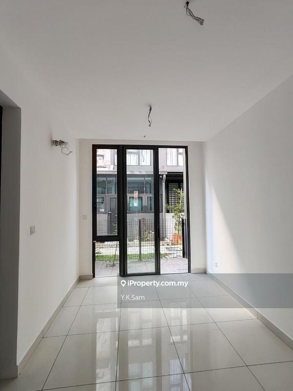 Rumah Teres 3-Tingkat untuk Dijual di Taman Puchong Legenda, Puchong oleh Y.K.Sam - iProperty.com.my