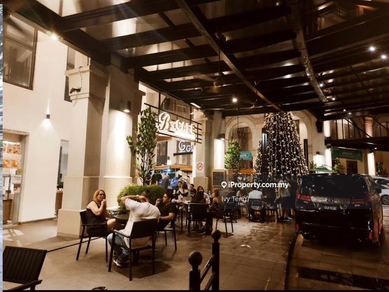 For Sale - Plaza Arkadia