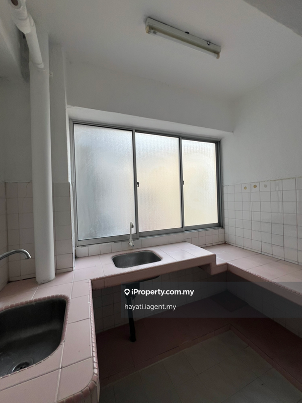 Apartment for Sale in Pangsapuri Dahlia Court by hayati.iagent.my - iProperty.com.my