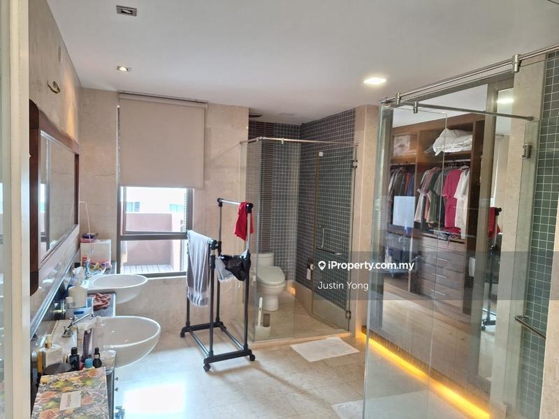 For Sale - Ara Hill Condominium