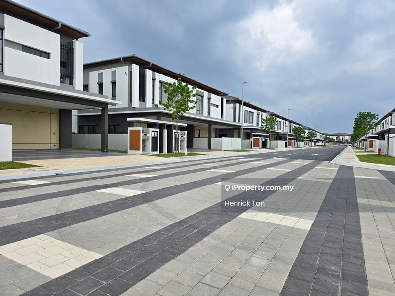 Rumah Berkembar untuk Dijual di Bandar Tropicana Aman, Telok Panglima Garang oleh Henrick Tan - iProperty.com.my