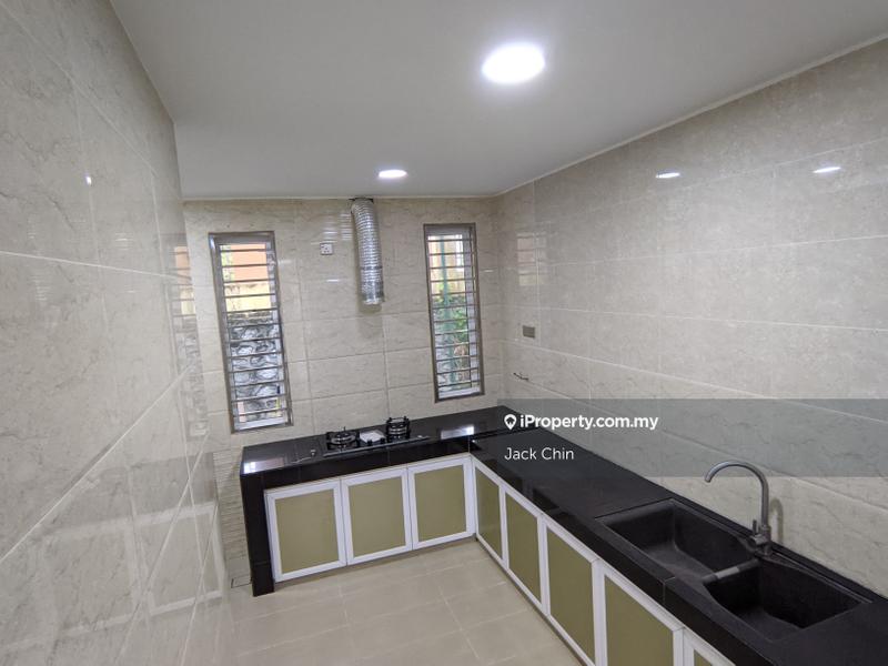 3-storey Terraced House for Sale in Taman Bukit Serdang, Seri Kembangan by Jack Chin - iProperty.com.my