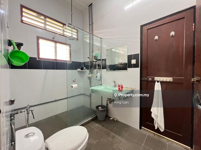 Bungalow House for Sale in Bukit Gasing, Petaling Jaya by King Gan - iProperty.com.my